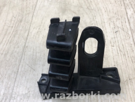 ФОТО Кронштейн підсилювач переднього бампера для Audi (Ауди) A4 B9 - 8W2, 8W5 (06.2015-...) Киев