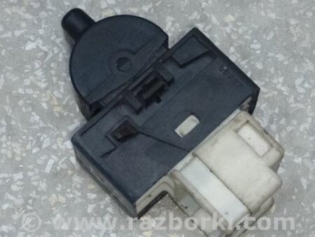 ФОТО Кнопка стеклоподъемника дверная для Nissan Frontier D40 (04-21) Киев