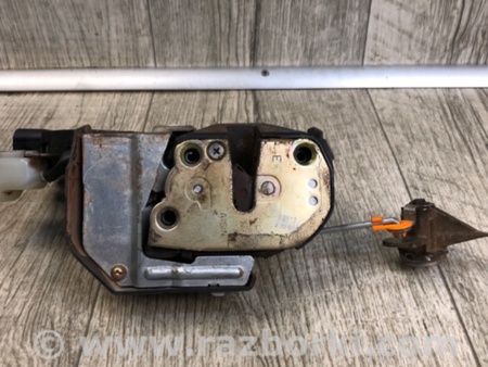 ФОТО Замок кришки багажника для Toyota RAV-4 (00-05) Киев