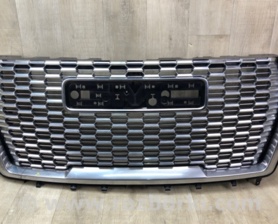 Решітка радіатора GMC Yukon