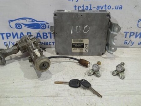 ФОТО Блок керування двигуном для Toyota Land Cruiser Киев
