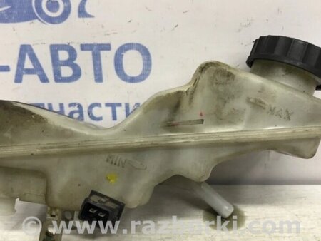 ФОТО Бачок головного гальмівного циліндра для Toyota Avensis T270 (10.2008-12.2012) Киев