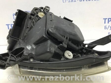 ФОТО Фара права галоген для Toyota Avensis T270 (10.2008-12.2012) Киев