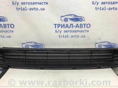 ФОТО Грати бампера центральна для Toyota Avensis T270 (10.2008-12.2012) Киев