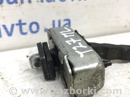ФОТО Обмежувач дверей передній лівий для Toyota Avensis T270 (10.2008-12.2012) Киев