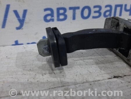 ФОТО Обмежувач дверей передній правий для Toyota Avensis T270 (10.2008-12.2012) Киев