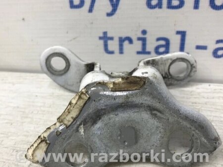 ФОТО Петля двері передньої правої нижня для Toyota Avensis T270 (10.2008-12.2012) Киев