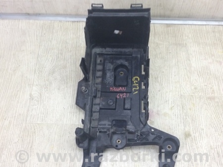 ФОТО Полка аккумулятора для Volkswagen Tiguan (11-17) Киев
