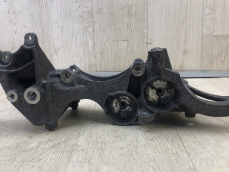 ФОТО Кронштейн генератора для Volkswagen Jetta USA (10-17) Киев