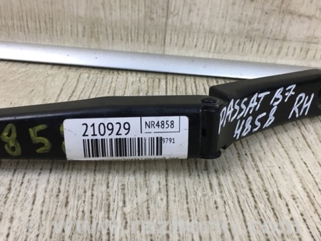 ФОТО Поводок дворника для Volkswagen Passat B7 (09.2010-06.2015) Киев