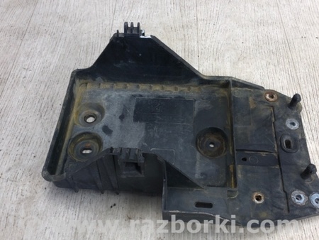 ФОТО Полка аккумулятора для Mazda 3 BM/BN (2013-2019) (III) Киев