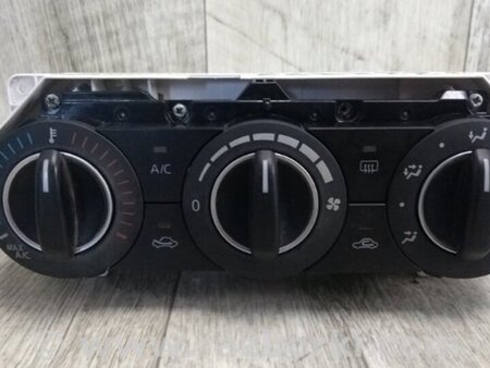 ФОТО Блок управления печкой для Mazda 3 BM/BN (2013-2019) (III) Киев