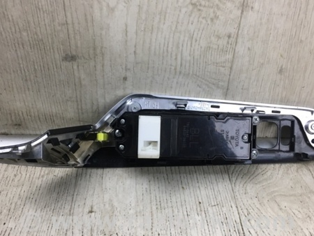 ФОТО Блок управления стеклоподъемником для Toyota Camry 50 XV55 (04.2014-07.2018)  Киев