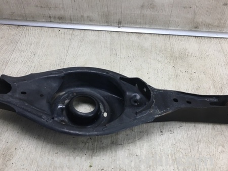 ФОТО Рычаг задний нижний поперечный для Mazda 3 BM/BN (2013-2019) (III) Киев