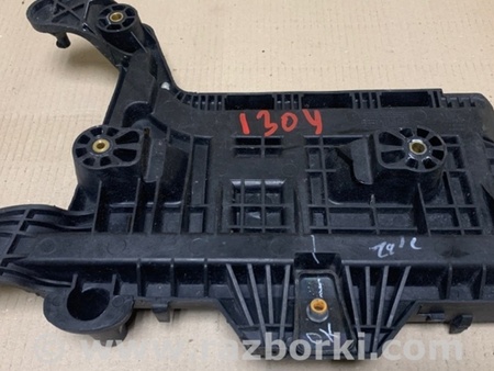 ФОТО Полка аккумулятора для Volkswagen Jetta USA (10-17) Киев