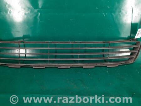 ФОТО Решетка переднего бампера для Toyota Yaris (05-11) Киев