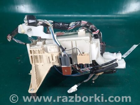 ФОТО Блок предохранителей салон для Toyota Yaris (05-11) Киев