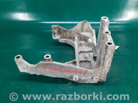 ФОТО Кронштейн крепления двигателя для Nissan Rogue (08-14) Киев