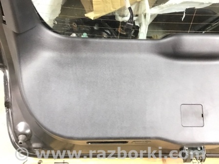 ФОТО Обшивка двери багажника для Mazda 3 IV BP (2019-) Київ