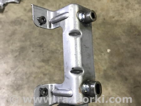 ФОТО Кронштейн кузова для Mazda 3 IV BP (2019-) Київ