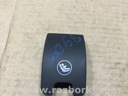 ФОТО Заглушка крепления сиденья для Mazda 3 IV BP (2019-) Київ