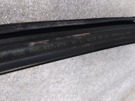 ФОТО Уплотнитель стекла двери для Audi (Ауди) A4 V B9 - 8W (2015-) Київ