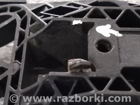 ФОТО Кронштейн ручки двери для Porsche Cayenne II 958 E2/92A (10-14) Київ