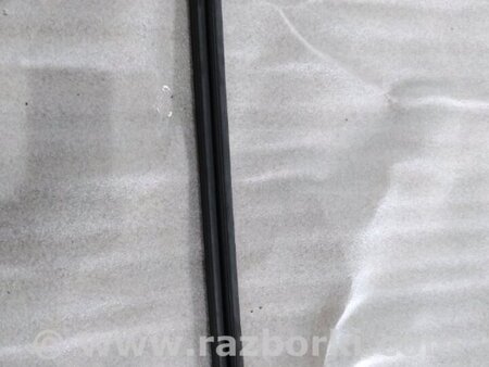 ФОТО Уплотнитель стекла двери для Porsche Cayenne II 958 E2/92A (10-14) Київ