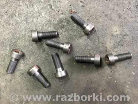 ФОТО Болт для Subaru Forester SG Киев