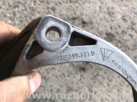 ФОТО Кронштейн для Porsche Macan I 95B +FL (13-18) Київ