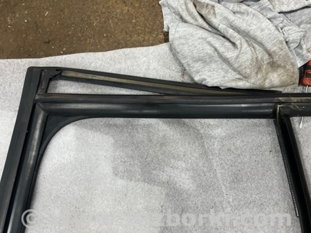 ФОТО Уплотнитель стекла двери для Audi (Ауди) A8 III D4 4H (09-17) Київ