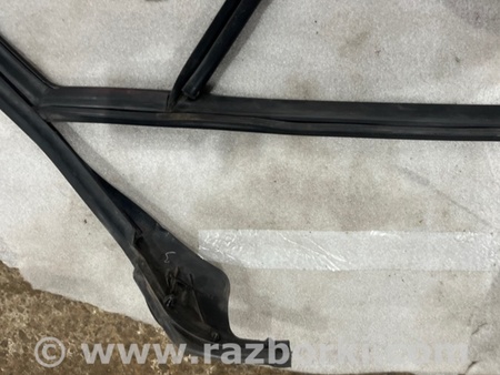 ФОТО Уплотнитель стекла двери для Audi (Ауди) A8 III D4 4H (09-17) Київ