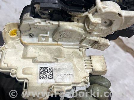 ФОТО Замок боковой двери для Audi (Ауди) A8 III D4 4H (09-17) Київ