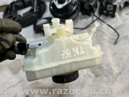 ФОТО Бачок для тормозной жидкости для Audi (Ауди) A4 V B9 - 8W (2015-) Київ