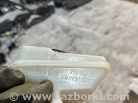ФОТО Бачок для тормозной жидкости для Audi (Ауди) A4 V B9 - 8W (2015-) Київ
