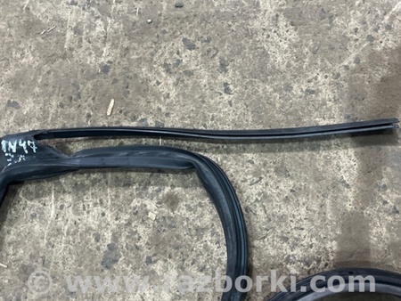 ФОТО Уплотнительная резинка боковой двери для Subaru Crosstrek 3 GU (2022-) Київ