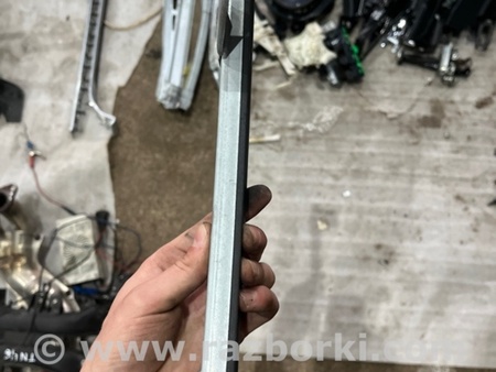 ФОТО Направляющая стекла двери для Ford Explorer V U502 (10-19) Київ