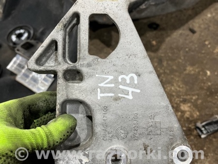 ФОТО Кронштейн для Volkswagen Atlas/Teramont I +1 рест (17-23) Київ