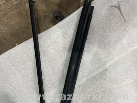 ФОТО Уплотнитель стекла двери для Volkswagen Atlas/Teramont I +1 рест (17-23) Київ