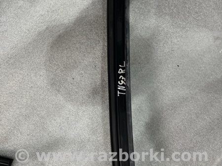 ФОТО Уплотнитель стекла двери для Volkswagen Atlas/Teramont I +1 рест (17-23) Київ