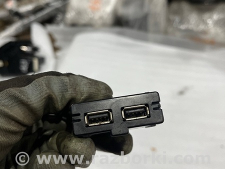 ФОТО Зарядное гнездо для Volkswagen Atlas/Teramont I +1 рест (17-23) Київ