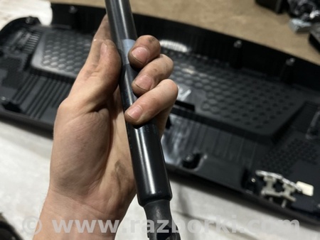 ФОТО Амортизатор двери багажника для Volkswagen Atlas/Teramont I +1 рест (17-23) Київ