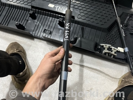 ФОТО Амортизатор двери багажника для Volkswagen Atlas/Teramont I +1 рест (17-23) Київ