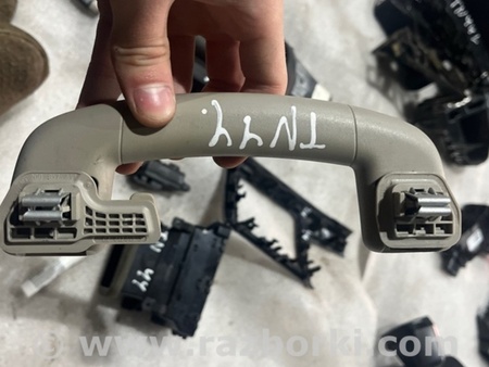 ФОТО Ручка потолка для Volkswagen Atlas/Teramont I +1 рест (17-23) Київ