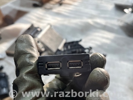 ФОТО Зарядное гнездо для Volkswagen Atlas/Teramont I +1 рест (17-23) Київ