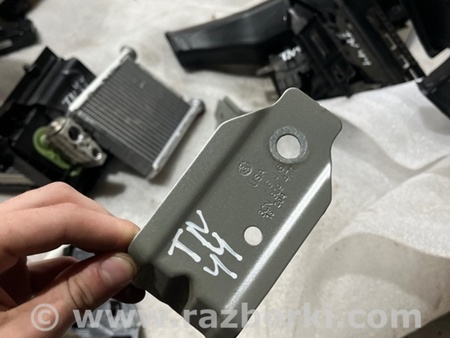 ФОТО Кронштейн для Volkswagen Atlas/Teramont I +1 рест (17-23) Київ