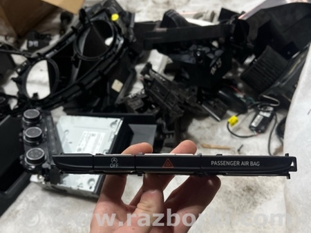 ФОТО Кнопка аварийной сигнализации для Volkswagen Atlas/Teramont I +1 рест (17-23) Київ