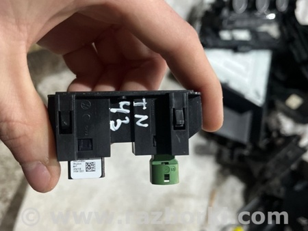 ФОТО Зарядное гнездо для Volkswagen Atlas/Teramont I +1 рест (17-23) Київ