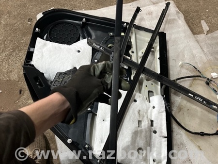 ФОТО Направляющая стекла двери для Subaru Legacy VI BN (14-19) Київ