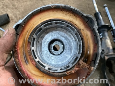 ФОТО Опора стойки для Porsche Cayenne II 958 E2/92A (10-14) Київ